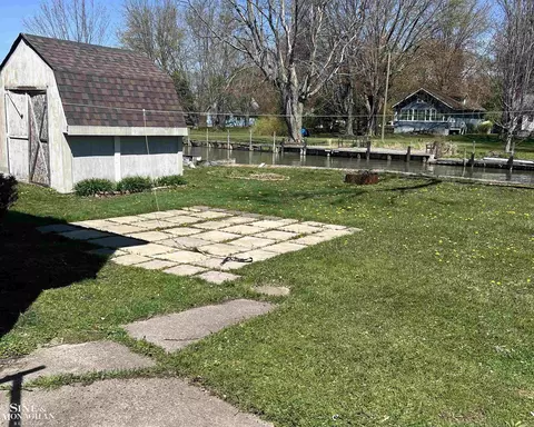 416 Ruskin Ave, Algonac, MI 48001 photo 19