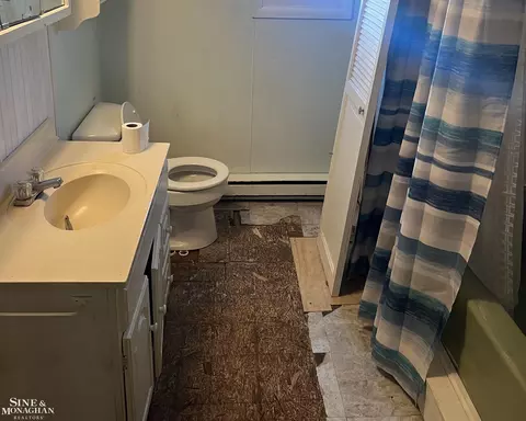 416 Ruskin Ave, Algonac, MI 48001 photo 9