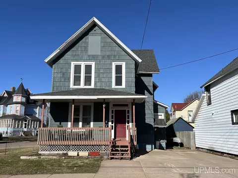420 Lake, Ishpeming, MI 49849