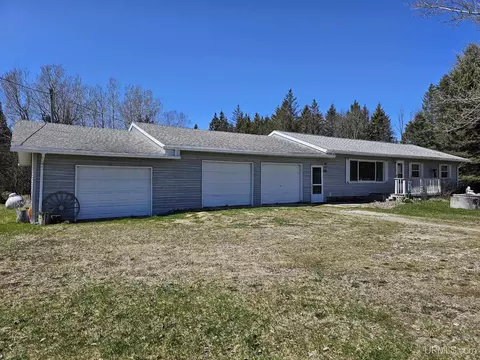 Exterior - 10211 Ll, Rapid River, MI 49878 photo 3 of 10