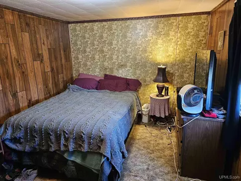 Bedroom - 10211 Ll, Rapid River, MI 49878 photo 3 of 5