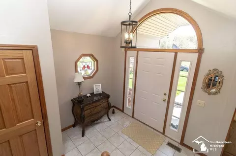 Entry Way - 1280 Valetta, Temperance, MI 48182 photo 2 of 2