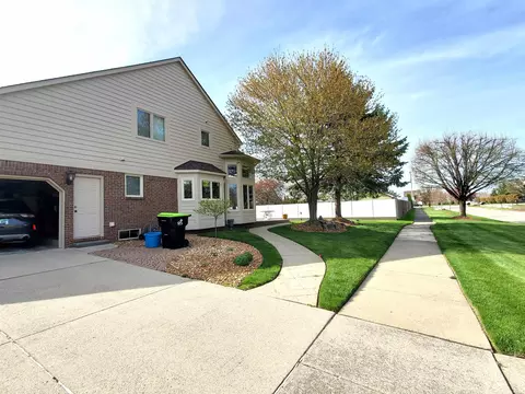 Exterior - 20389 Windward, Macomb, MI 48044 photo 5 of 6