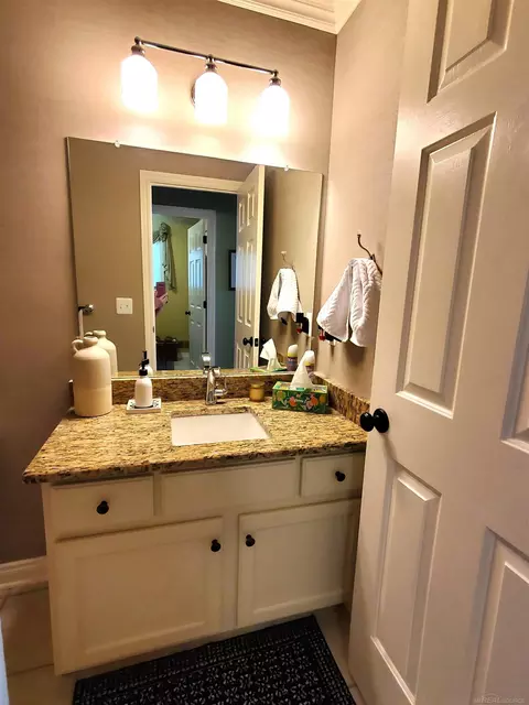 Bath - 20389 Windward, Macomb, MI 48044 photo 7 of 10