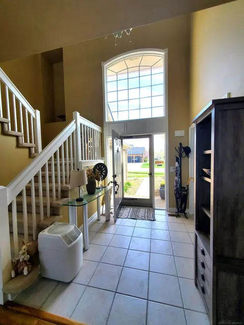 Entry Way - 20389 Windward, Macomb, MI 48044 photo 1 of 2