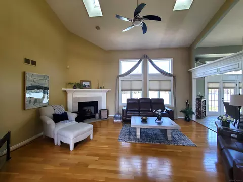 Living - 20389 Windward, Macomb, MI 48044 photo 2 of 3