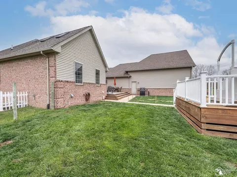 Exterior - 3340 Reinhardt, Monroe, MI 48162 photo 6 of 9