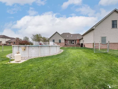 Exterior - 3340 Reinhardt, Monroe, MI 48162 photo 5 of 9