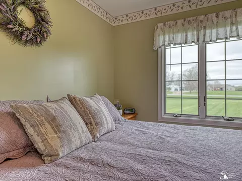 Bedroom - 3340 Reinhardt, Monroe, MI 48162 photo 8 of 14