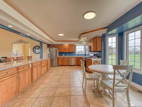 Kitchen - 3340 Reinhardt, Monroe, MI 48162 photo 3 of 7