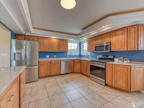 Kitchen - 3340 Reinhardt, Monroe, MI 48162 photo 2 of 7
