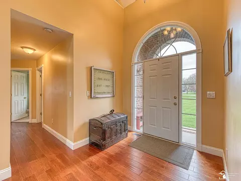 Entry Way - 3340 Reinhardt, Monroe, MI 48162 photo 1 of 4