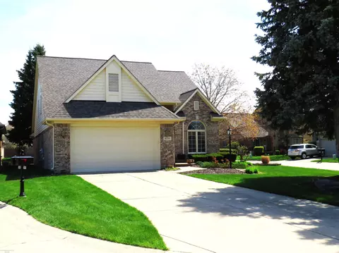 16310 Chesire, Macomb, MI 48042