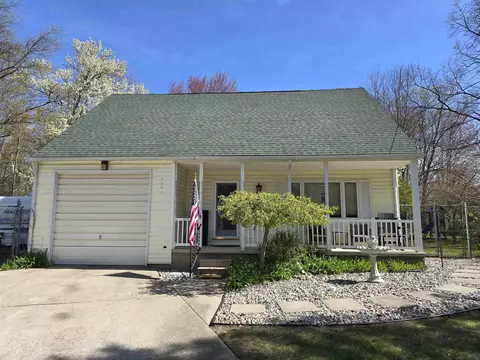 2801 Parsons, Midland, MI 48642