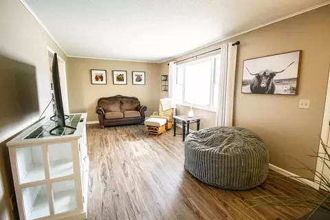 Living - 815 State, Vassar, MI 48768 photo 2 of 5