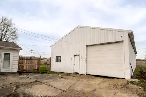Exterior - 815 State, Vassar, MI 48768 photo 5 of 12