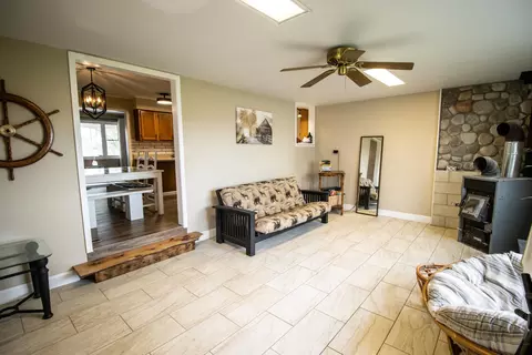 Living - 815 State, Vassar, MI 48768 photo 3 of 5