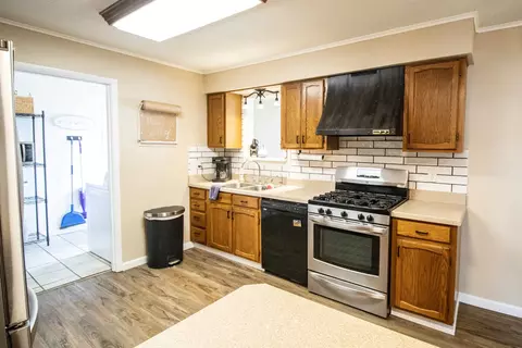 Kitchen - 815 State, Vassar, MI 48768 photo 2 of 4