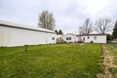Exterior - 815 State, Vassar, MI 48768 photo 4 of 12