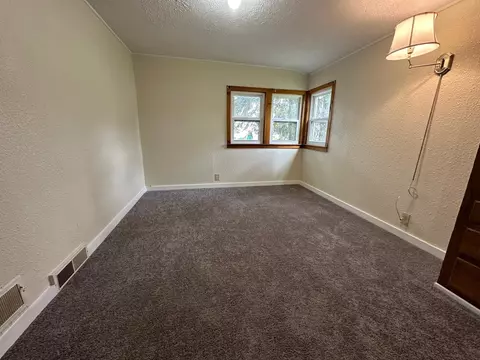 Bedroom - 735 Cayuga, Gladwin, MI 48624 photo 3 of 4
