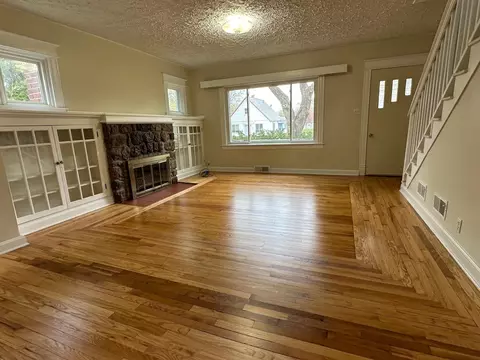 Living - 735 Cayuga, Gladwin, MI 48624 photo 3 of 4