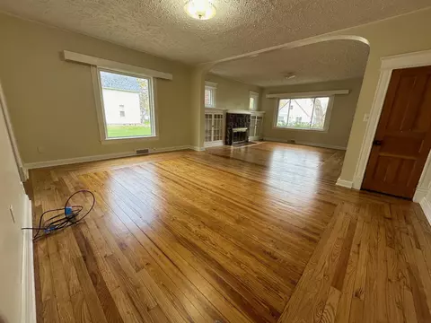 Living - 735 Cayuga, Gladwin, MI 48624 photo 2 of 4