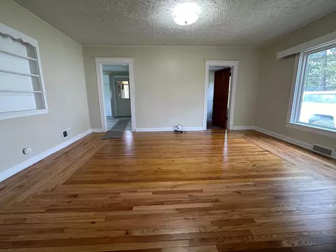 Living - 735 Cayuga, Gladwin, MI 48624 photo 4 of 4