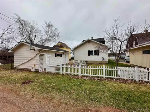 Exterior - 442 W Empire, Ishpeming, MI 49849 photo 4 of 7