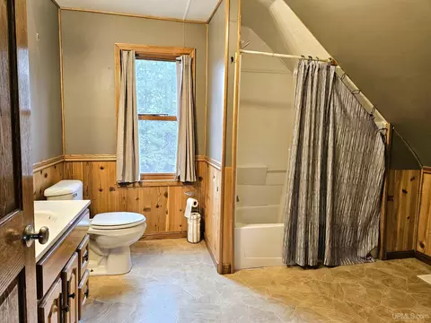 Bath - 611 Ashlund, Wakefield, MI 49968 photo 2 of 2