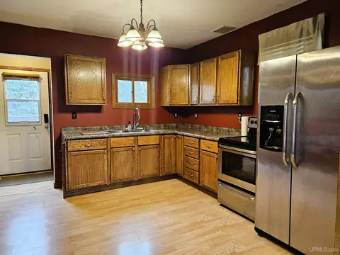 Kitchen - 611 Ashlund, Wakefield, MI 49968 photo 2 of 3