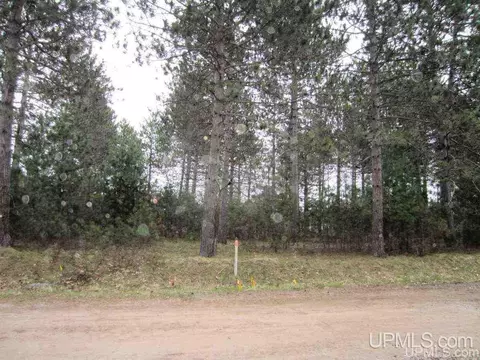 2105 W Breitung, Kingsford, MI 49802