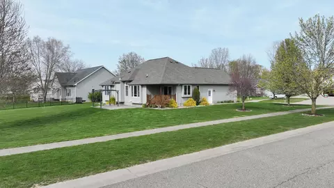 Exterior - 214 Primrose, Flushing, MI 48433 photo 9 of 14
