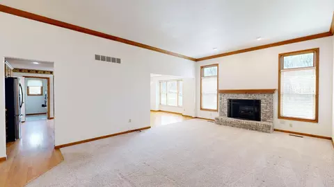 Living - 214 Primrose, Flushing, MI 48433 photo 3 of 5