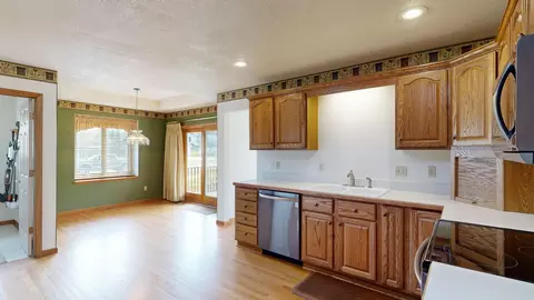 Kitchen - 214 Primrose, Flushing, MI 48433 photo 2 of 2