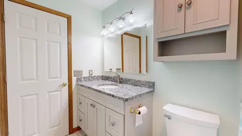 Bath - 214 Primrose, Flushing, MI 48433 photo 2 of 3
