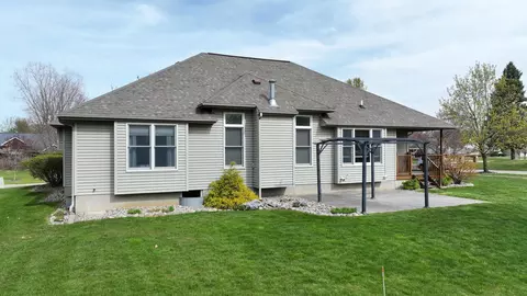 Exterior - 214 Primrose, Flushing, MI 48433 photo 11 of 14
