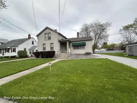 1910 Bay, Saginaw, MI 48602