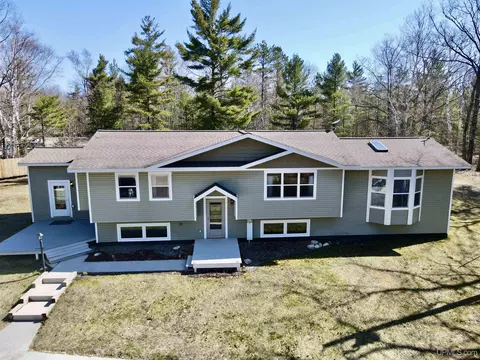 9050 Oo25, Garden, MI 49835