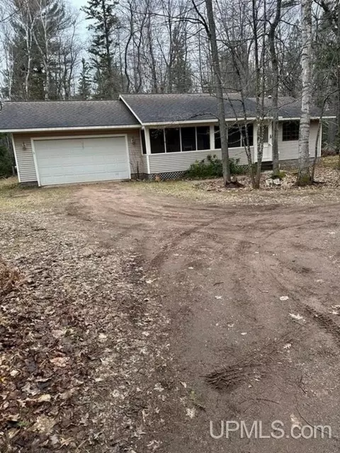 165 White Bear, Negaunee, MI 49866
