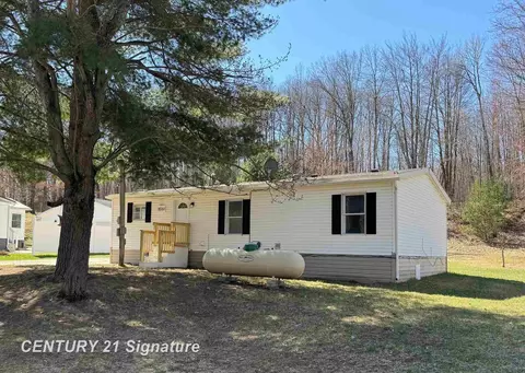 8061 Oak, Lake, MI 48632
