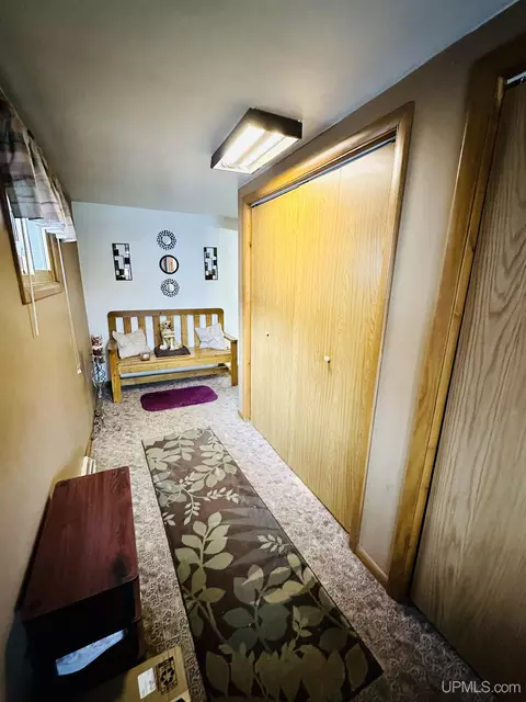 Entry Way - 618 Mitchell, Negaunee, MI 49866 photo 2 of 2