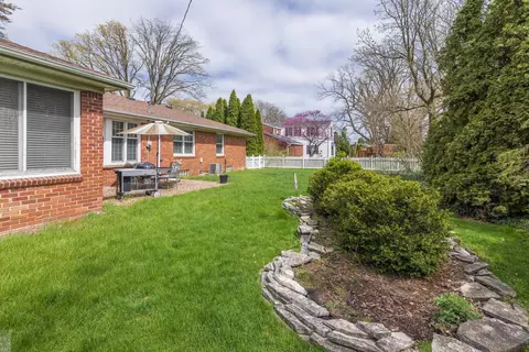 View/Area - 899 S Brys, Grosse Pointe Woods, MI 48236 photo 1 of 1