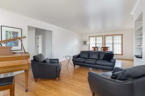 Living - 899 S Brys, Grosse Pointe Woods, MI 48236 photo 3 of 5