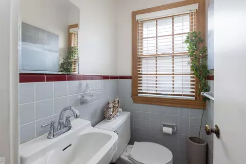 Bath - 899 S Brys, Grosse Pointe Woods, MI 48236 photo 1 of 2