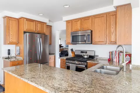 Kitchen - 899 S Brys, Grosse Pointe Woods, MI 48236 photo 2 of 3