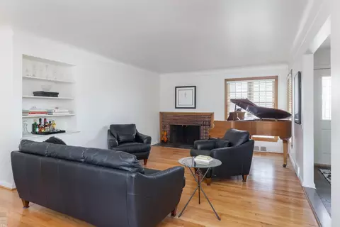Living - 899 S Brys, Grosse Pointe Woods, MI 48236 photo 2 of 5