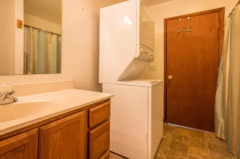 Bath - 2097 Heather, Gladwin, MI 48624 photo 3 of 3