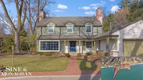 32 Harbor Hl, Grosse Pointe Farms, MI 48236