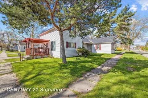 400 S Kiesel, Bay City, MI 48706