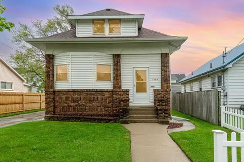1504 Woodside, Bay City, MI 48708